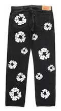 Load image into Gallery viewer, Denim Tears x Levi's Cotton Wreath Jean Black
