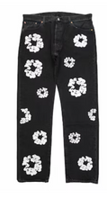 Load image into Gallery viewer, Denim Tears x Levi's Cotton Wreath Jean Black
