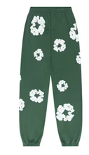 Load image into Gallery viewer, Denim Tears The Cotton Wreath Sweatpants Green
